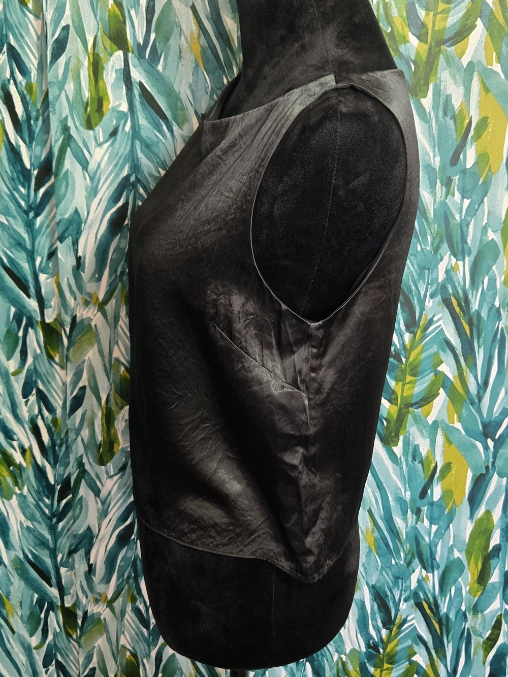 Aritzia Babaton Cunning Satin Top - Picture 3 of 9